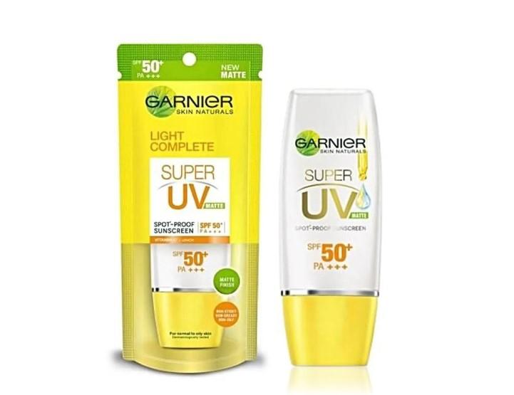 Kem chống nắng Garnier Light Complete Super UV Matte SPF50+PA+++