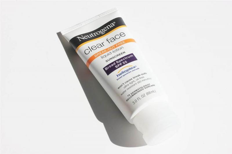 Kem chống nắng Neutrogena Clear Face