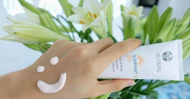 Kem chống nắng Nuskin Sunright SPF 50 PA +++