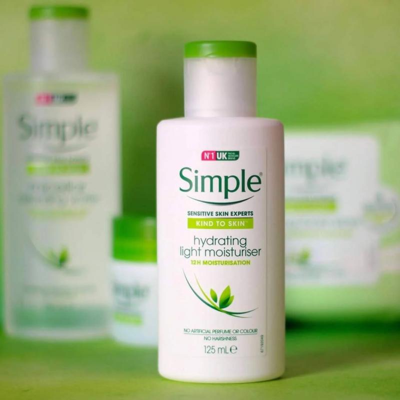 Kem dưỡng ẩm Simple Kind To Skin Hydrating Light Moisturiser