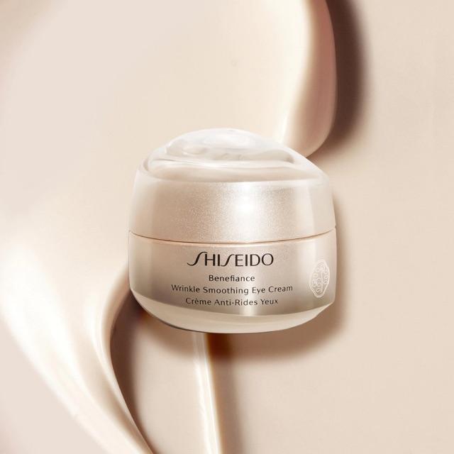 Kem dưỡng mắt Shiseido Benefiance Wrinkle Smoothing Eye Cream