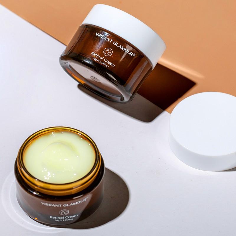 Kem dưỡng mắt Vibrant Glamour Retinol