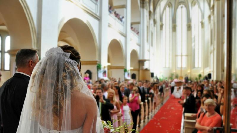 Khách dự tiệc cưới chuyên nghiệp