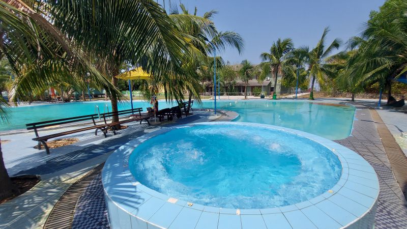 Khách sạn Hồ Mây (Ho May resort)