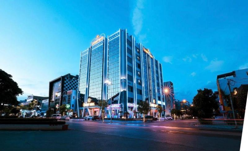 Khách sạn Luxury6 Móng Cái