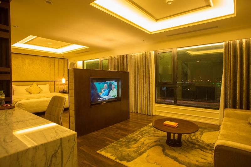 Khách Sạn Ravatel Home