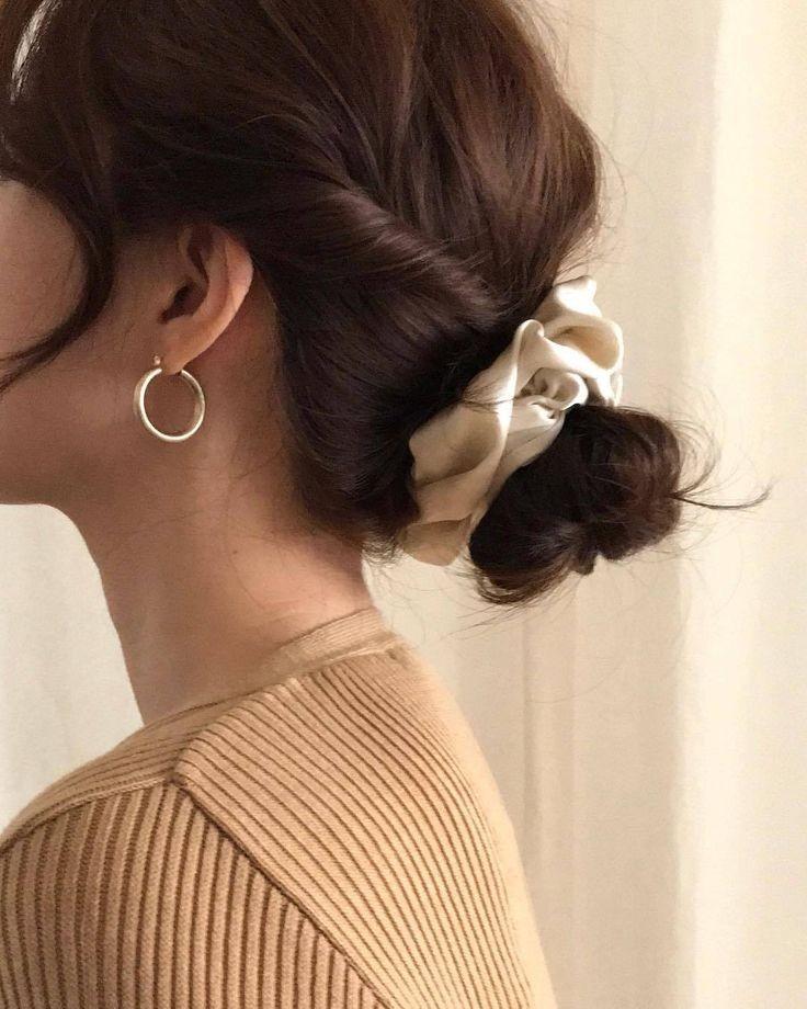 Scrunchies buộc tóc