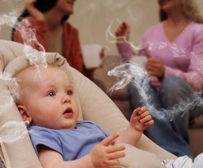 Luôn nhắc nhở người thân trong gia đình không được hút thuốc.