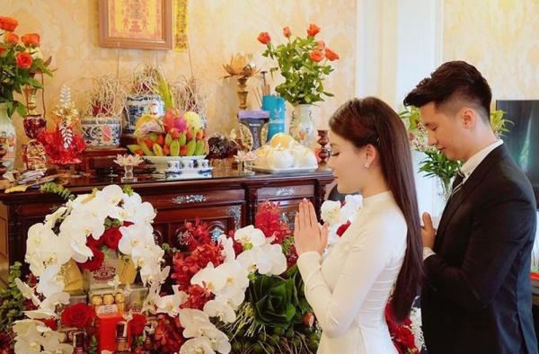 Không được chuẩn bị bàn thờ gia tiên sơ sài trong ngày cưới