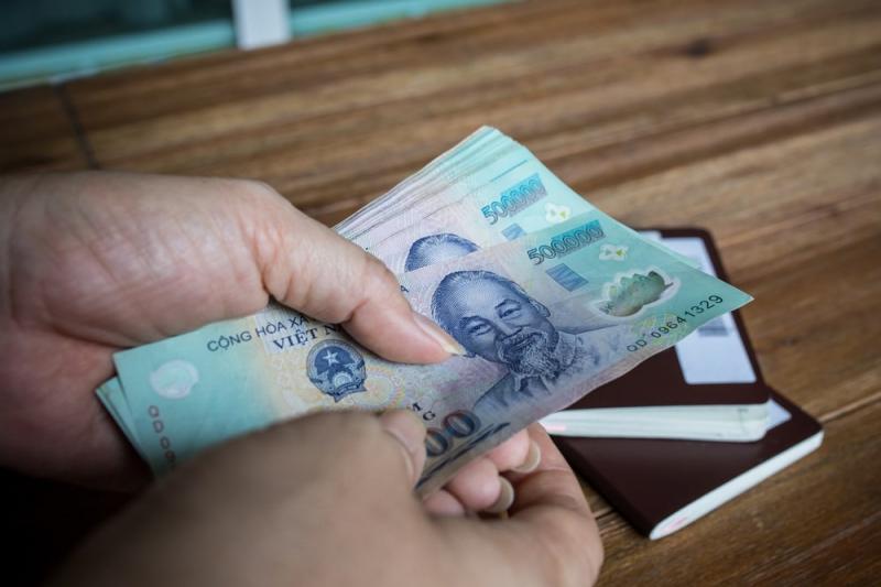 Không mang nhiều tiền khi đi sắm Tết