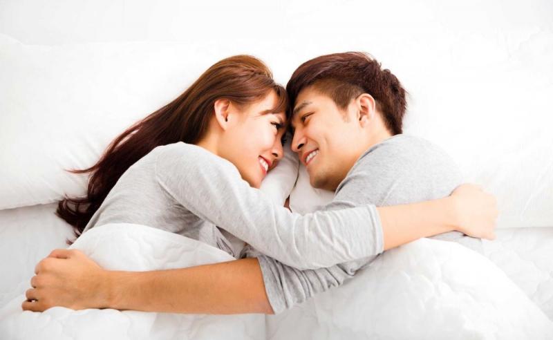 Không nên để con thấy cảnh quan hệ vợ chồng