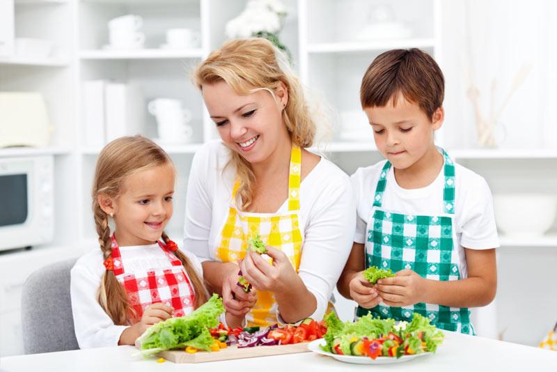 Bữa phụ chính là giải pháp giúp trẻ không bị đói quá và ảnh hưởng tới sức khỏe.