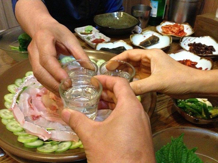 Không nên lạm dụng rượu bia