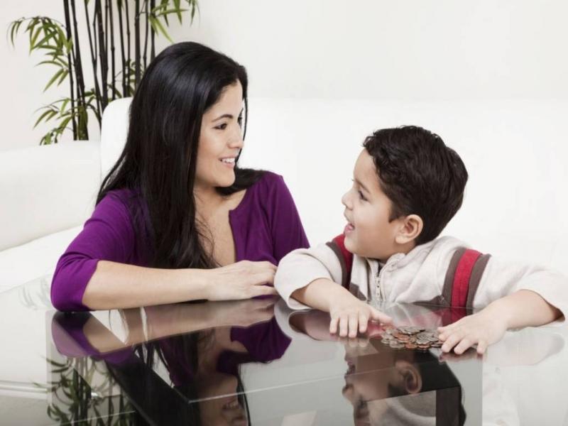 Không nên nói dối trước mặt con