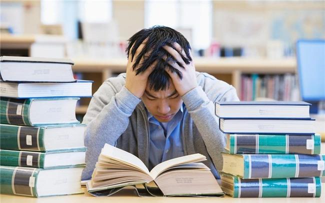Không ôm đồm kiến thức