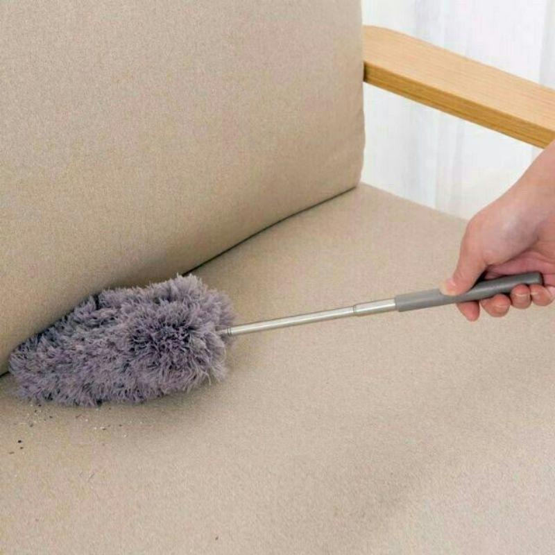 Sử dụng chổi quét bụi hoặc khăn khô để lau bụi tước lau với khăn ướt