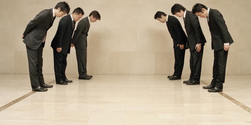 Không thích tiếp xúc thân mật trong giao tiếp xã giao