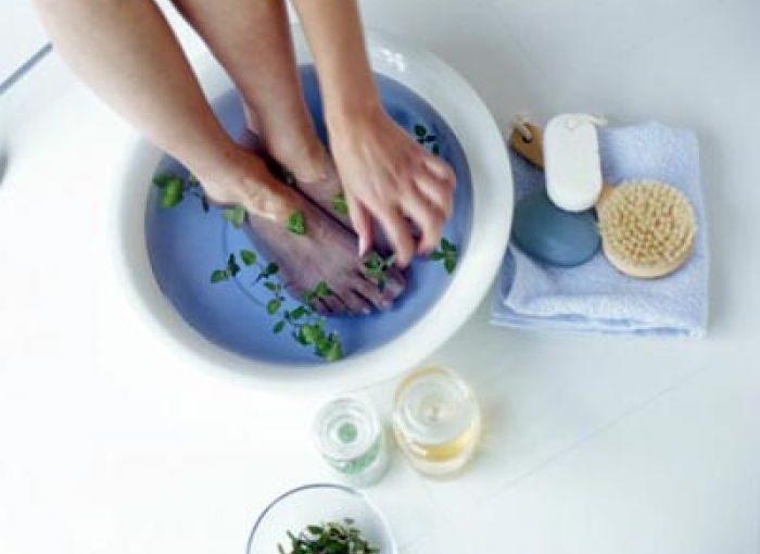 Trà xanh chữa hôi chân hiệu quả