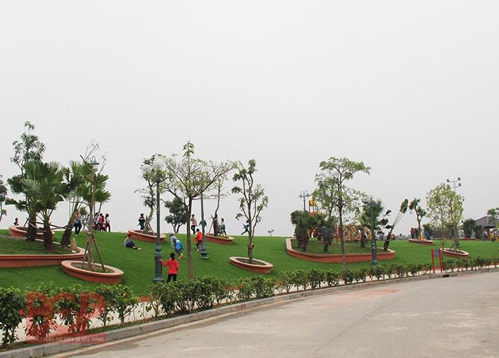 Toàn cảnh công viên Hoàng Hoa Thám