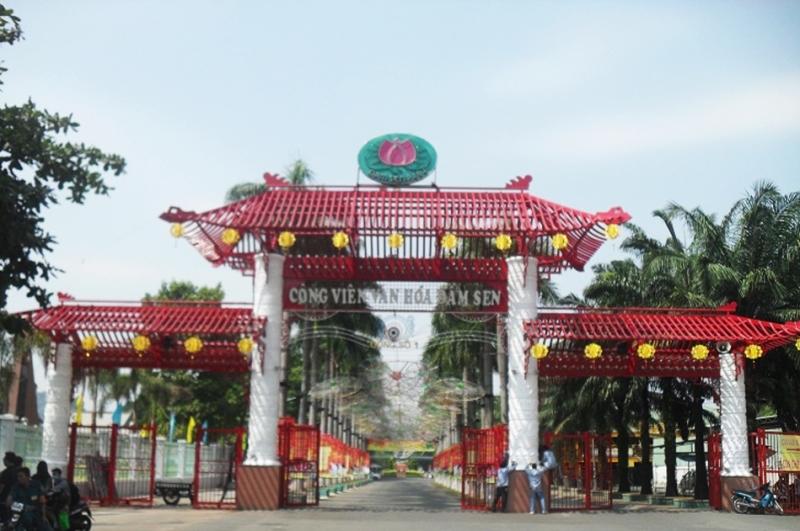 Khu vui chơi giải trí Đầm Sen