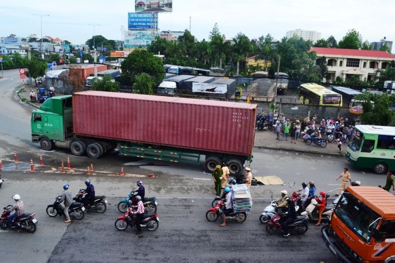 Khúc cua cầu vượt An Sương – Quốc Lộ 22