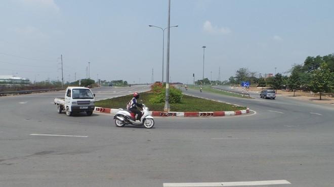 Khúc cua rẽ nhánh ở cầu vượt trạm Hai