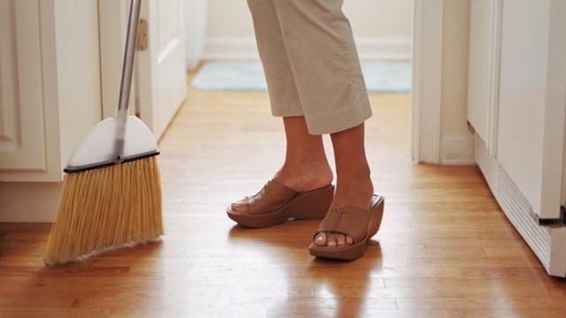 Tục kiêng làm mất chổi trong ngày tết của người Nam Bộ