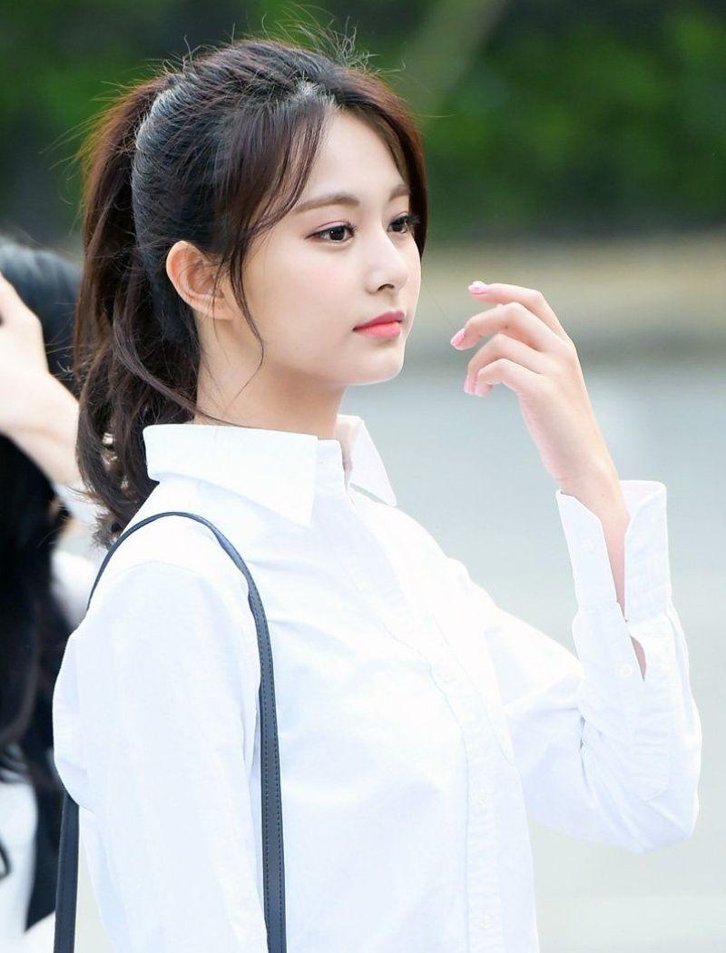 Còn không kỷ niệm