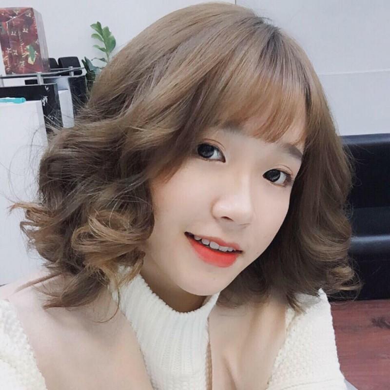 Tóc kiểu uốn phồng