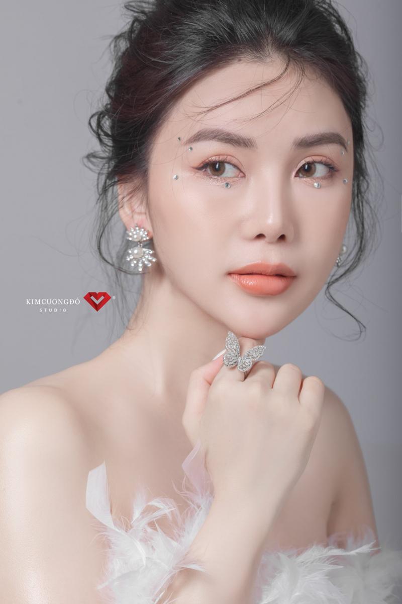 Kim Cương Đỏ Studio Hạ Long
