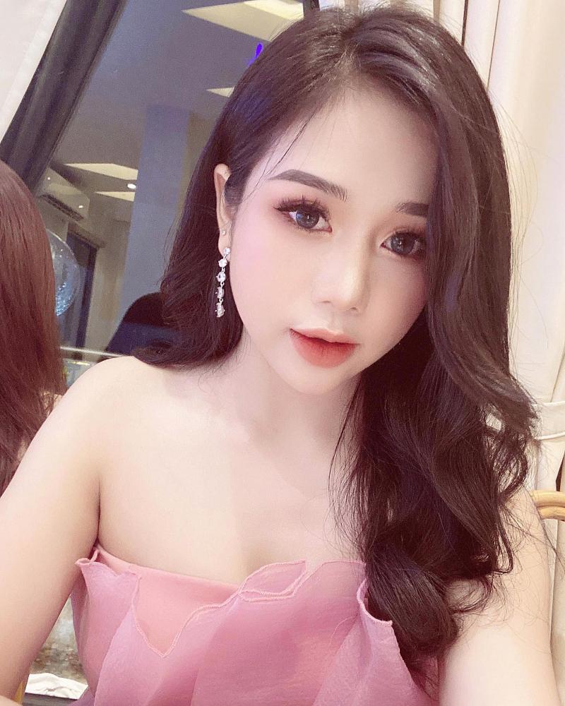 Kim Make Up
