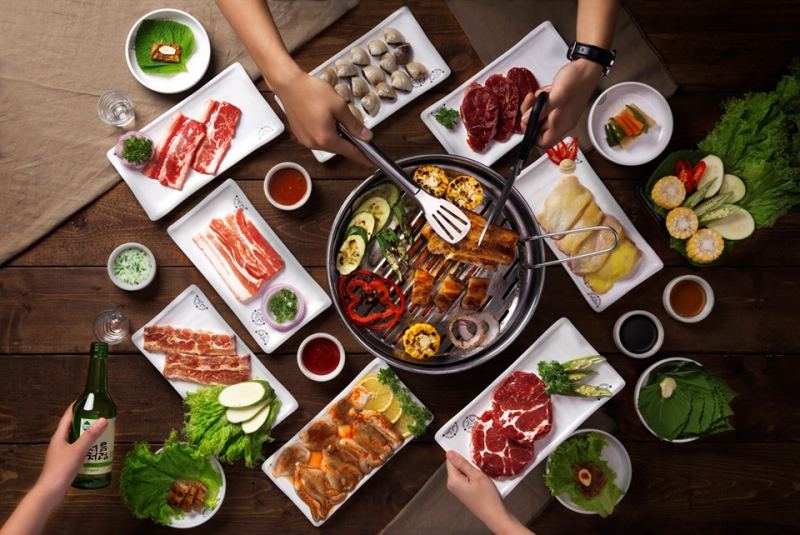 Món buffet hấp dẫn tại nhà hàng