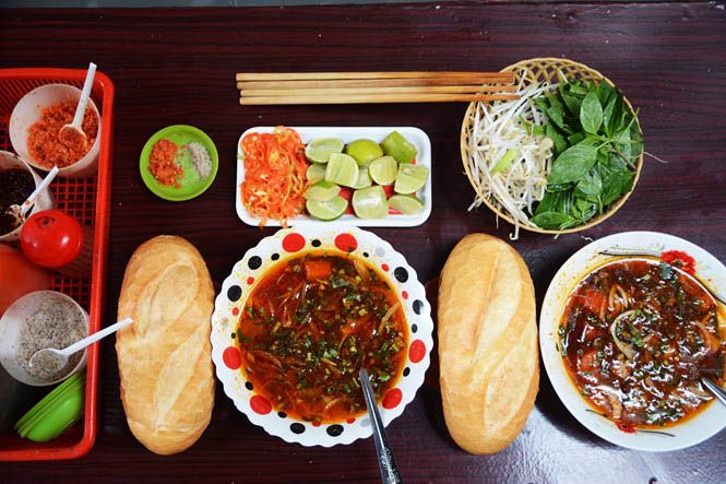 Kinh doanh nhỏ tại nhà trong hẻm với 1 cửa hàng ăn