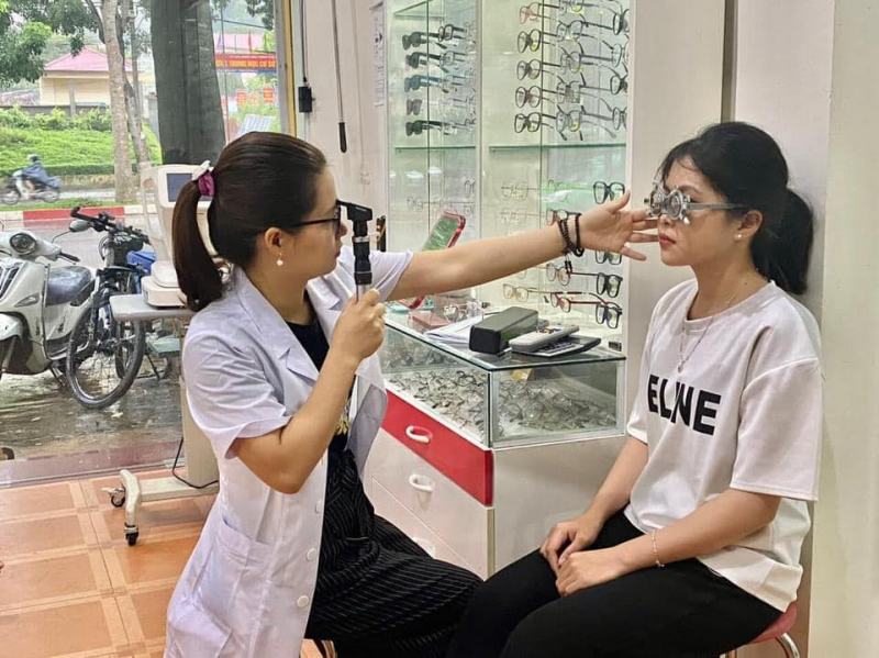 Kính mắt Sơn La - BS. Tâm