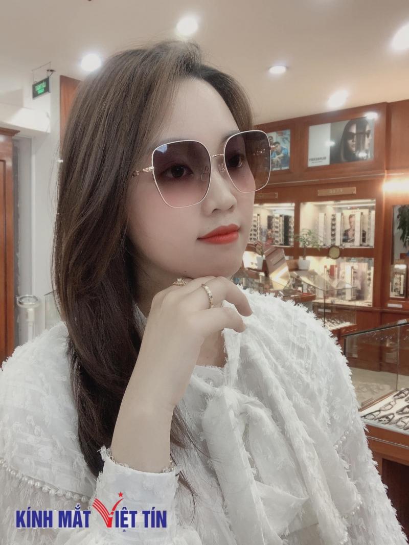 Kính mắt Việt Tín