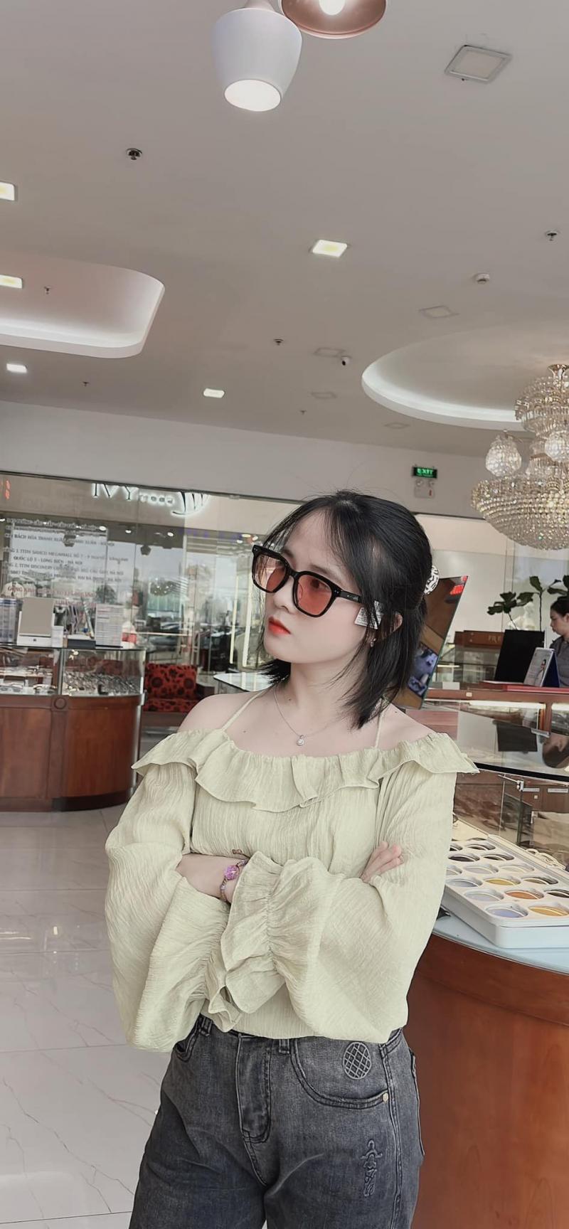 Kính mắt Việt Tín