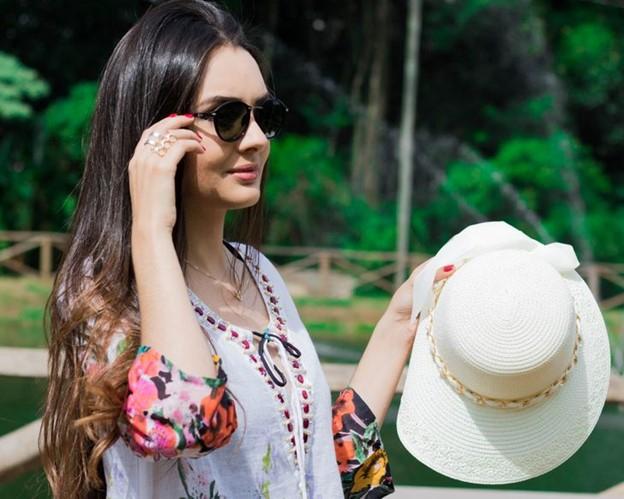 Kính râm không có dán nhãn đặc biệt