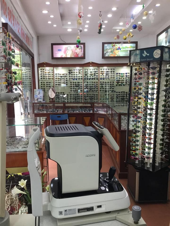 Kính thuốc Mạnh Long