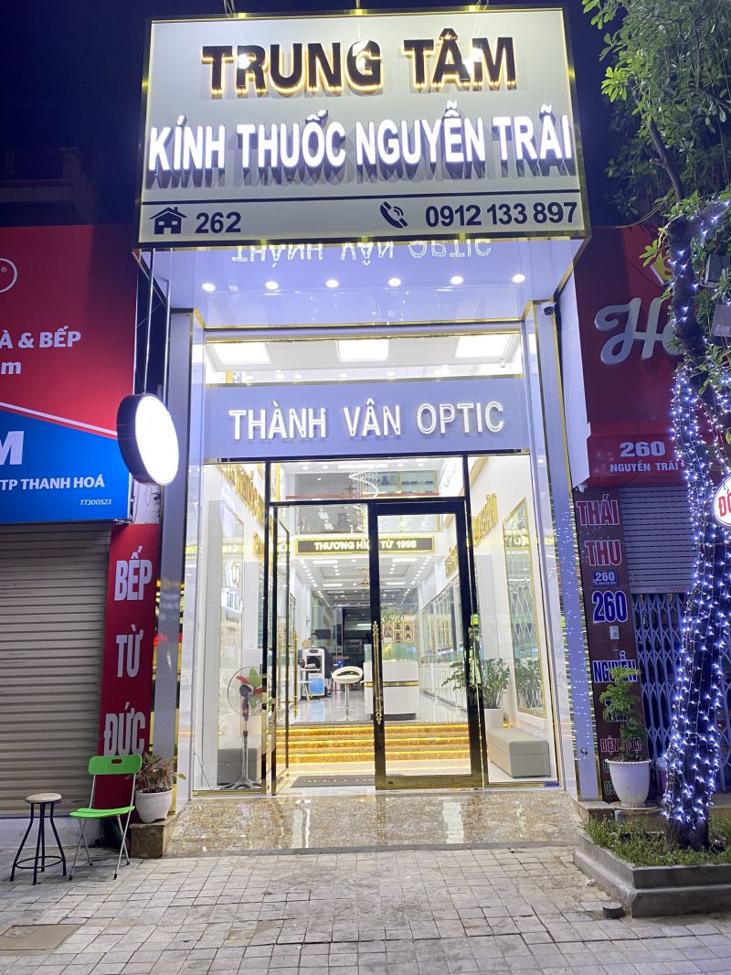 Kính thuốc Thành Vân