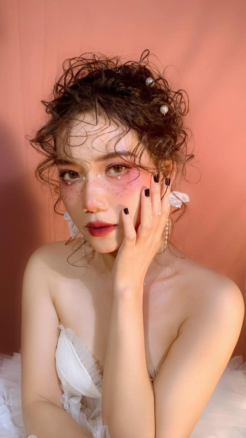 Make up H’KyA