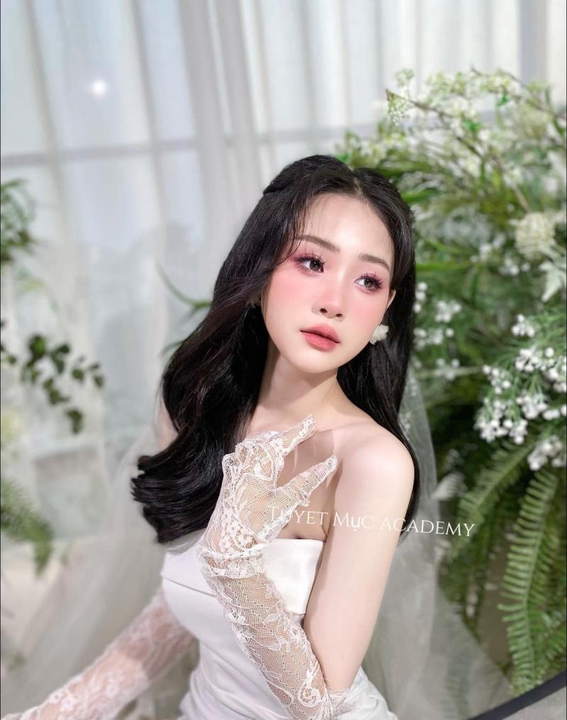 Tuyết mục Makeup & Academy
