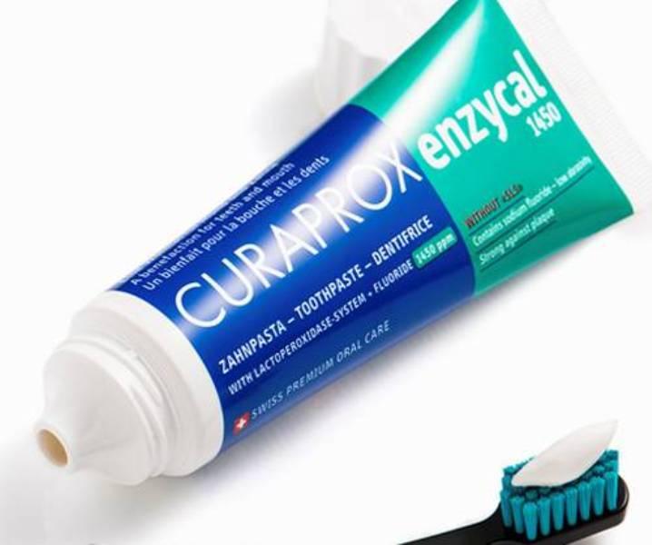 Kem đánh răng Curaprox Enzycal 1450