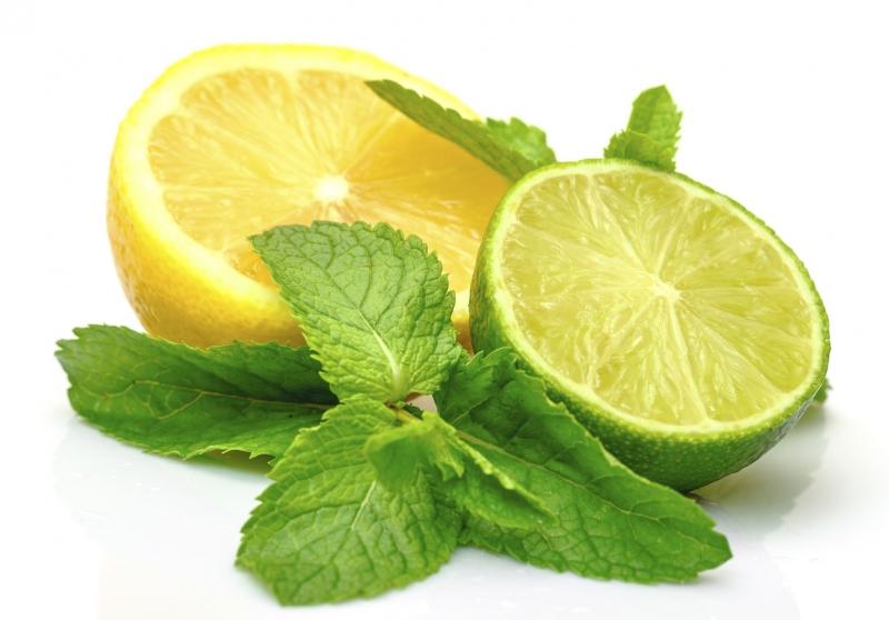 Lá húng kết hợp với chanh tươi