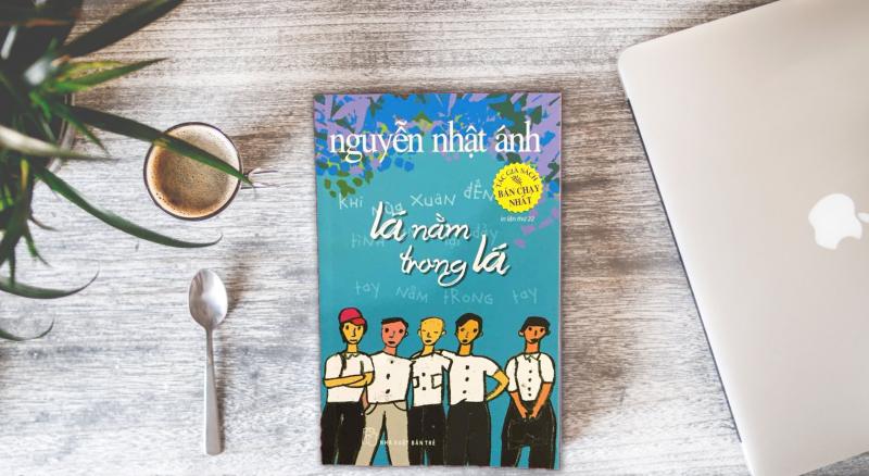 Lá nằm trong lá