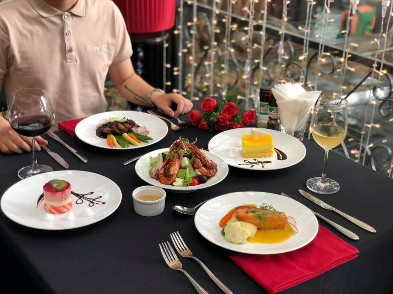 La Salsa lounge and garden restaurant