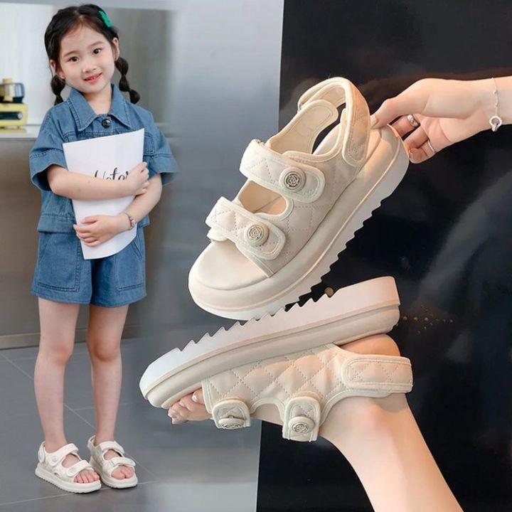 ﻿﻿Lạ Sneakers