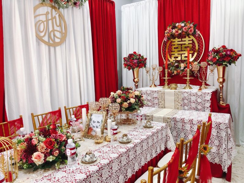 Lá wedding and decor