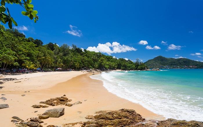 Bãi biển Laem Singh, Phuket