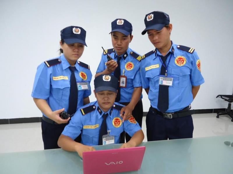 Làm bảo vệ tại các siêu thị