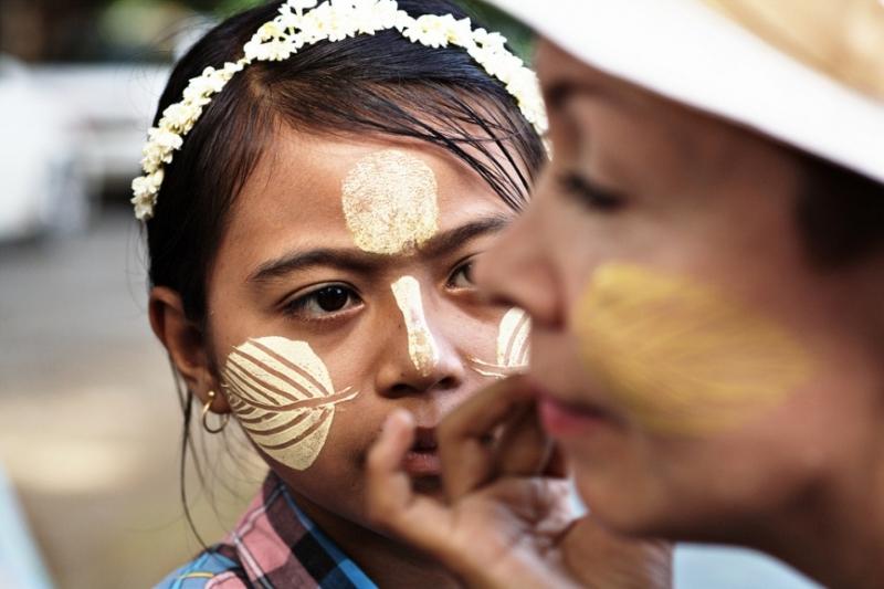 Thanaka làm phấn trang điểm